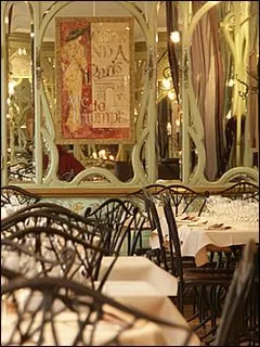 Bouillon Racine : Le Restaurant Art Nouveau le Plus Parisien de Paris