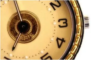 Paris, le temps qui passe, horloge et atmosphere parisienne